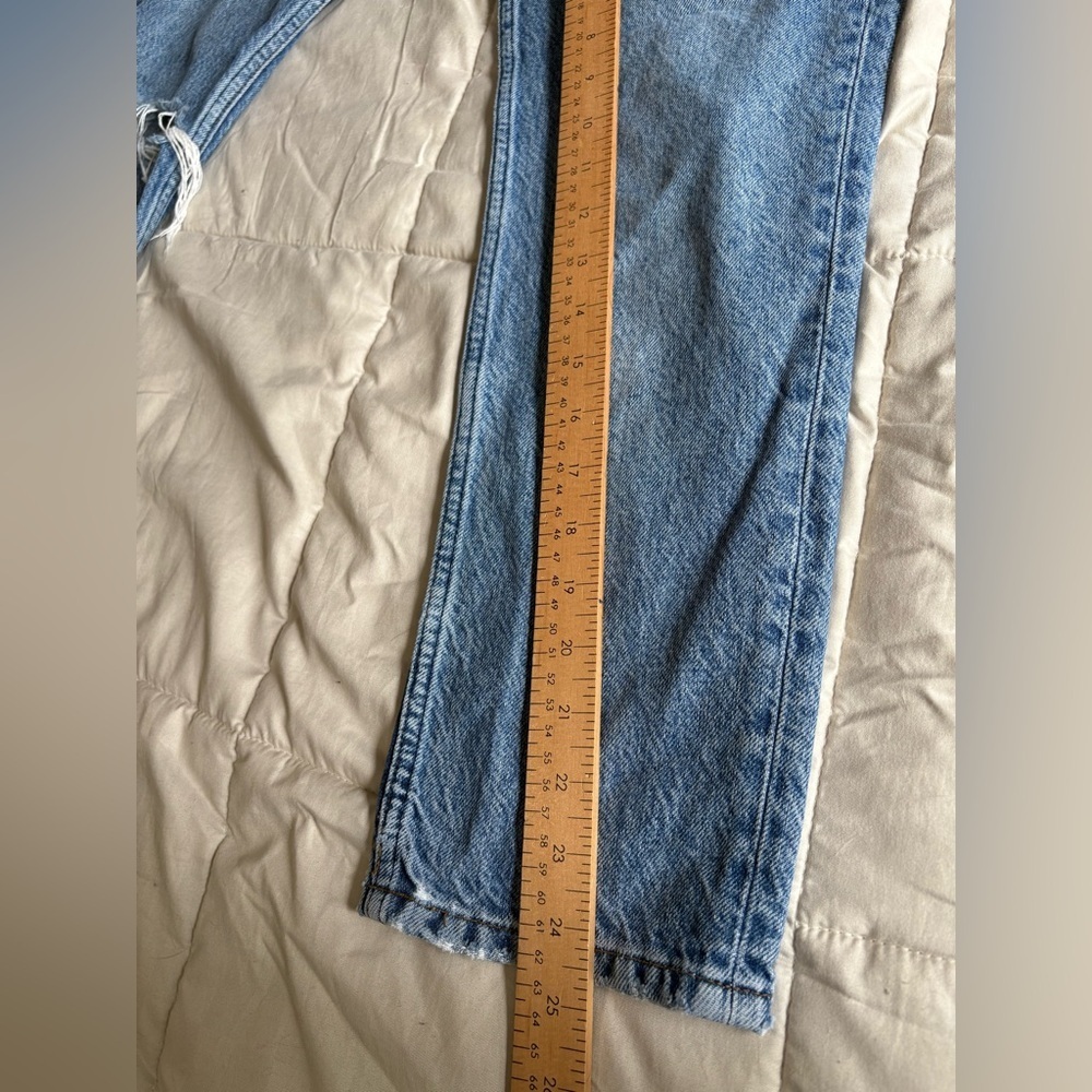 Reformation Shasta destroyed jeans cropped 25” mid wash size 26 - Picture 9 of 12
